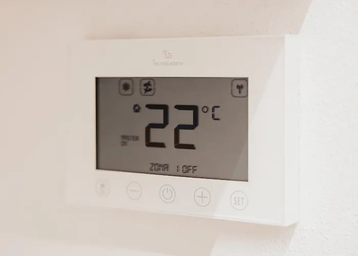 44 Market Place Apartment *